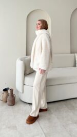 Mores Tüylü Kap - Ekru - Görsel 2