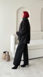 Mores Tüylü Kap - Siyah - Görsel 2