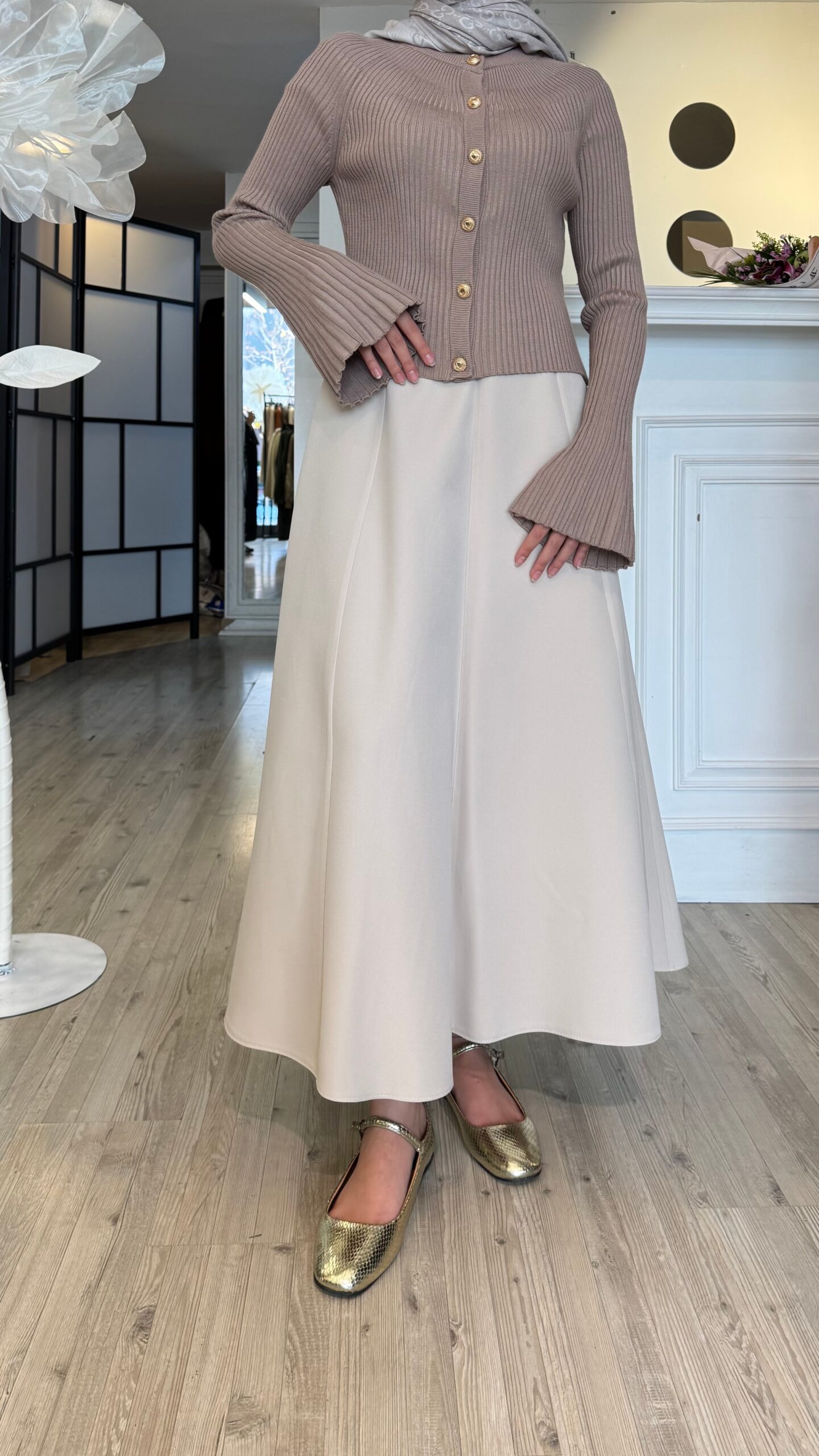 image_1950-83.jpg Kesimli Krep Etek - Krem - Görsel 1