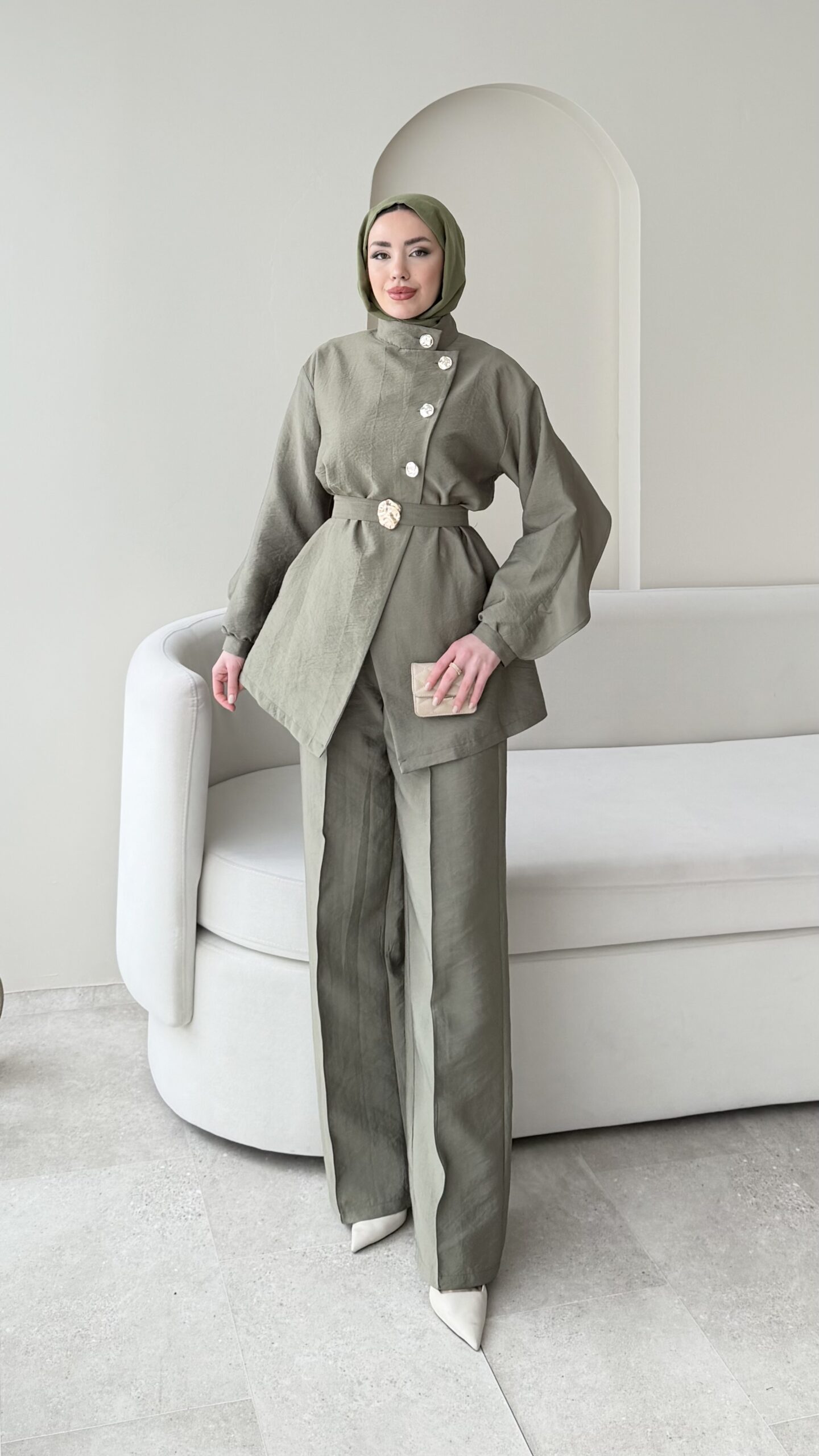 1770833900_0_698cc7ec8ee20.jpeg Hare Taşlı Takım – Yeşil - Görsel 1