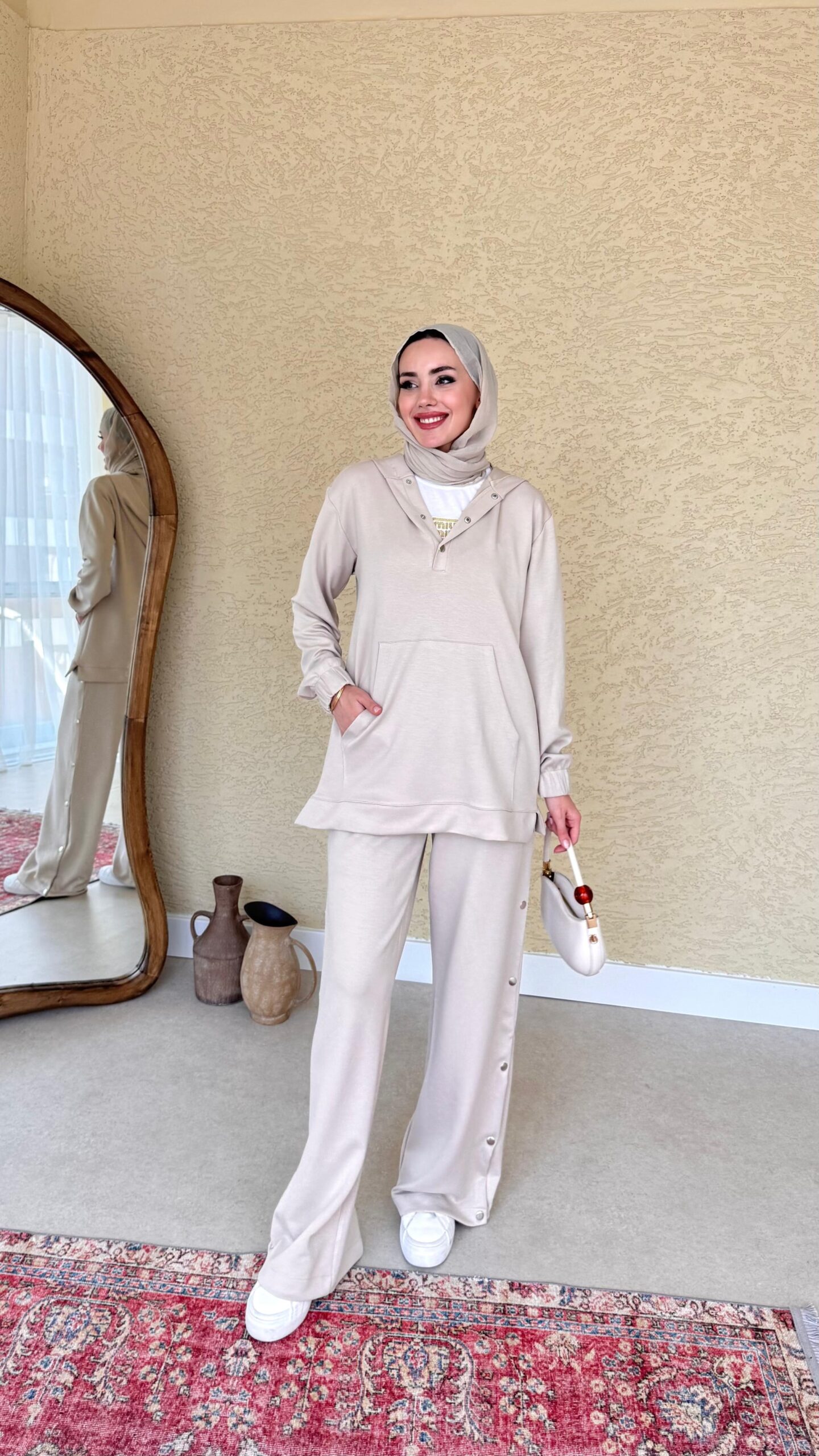 image_1950-1525-scaled-1.jpg Lisa Oyşo Takım - Bej - Görsel 1