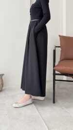 Etekli Pantalon - Siyah - Görsel 3