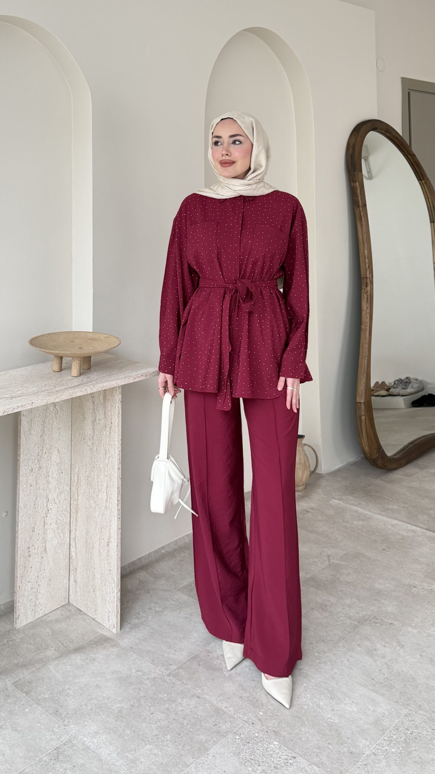 1775243101_0_69d00f5d91b08.jpeg Lina Taşlı Takım - Bordo - Görsel 1