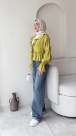 İndirimli Yakası Volanlı Gömlek - Yağ Yeşili - Görsel 2