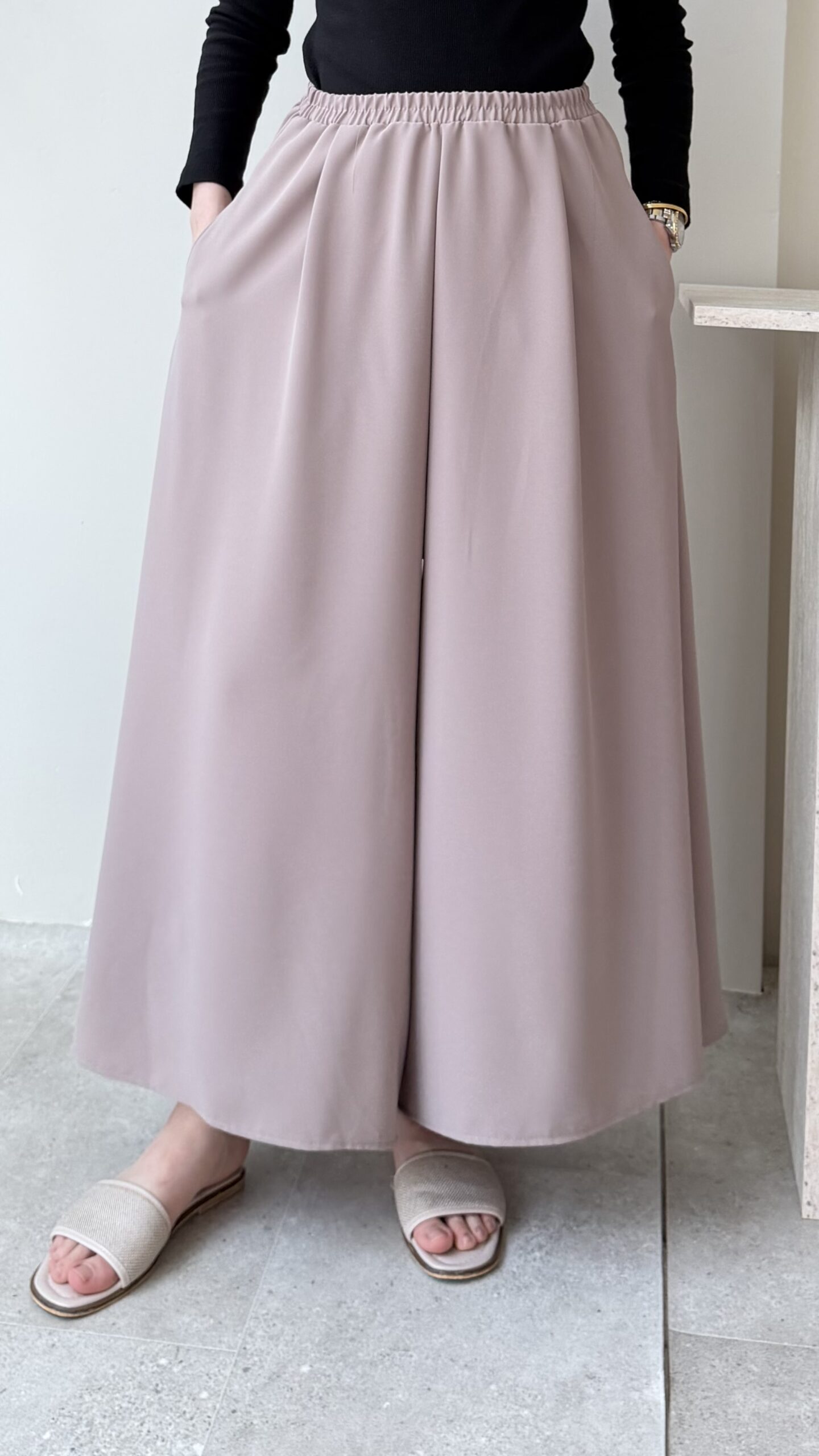 1778750235_0_6a05931b80517.jpeg Etekli Pantalon - Pudra Taş - Görsel 1
